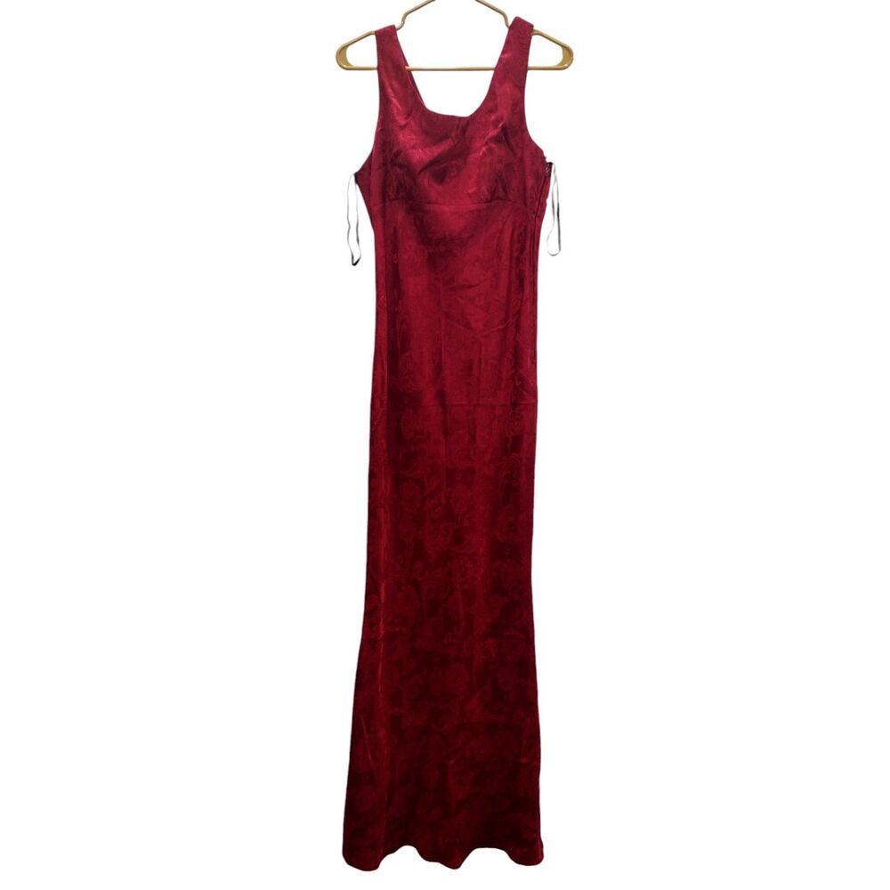 Tracy Evans Nites Beautiful Deep read V-Neck Sleeveless Maxi‎ Dress